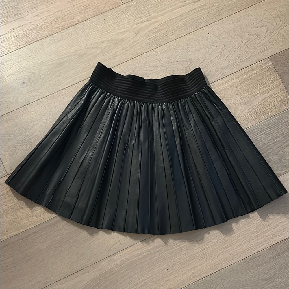 PARKER Leather pleated mini skirt elastic waist M black